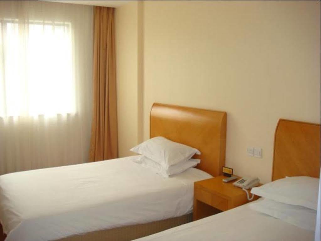 7 Days Inn Shanghai Xujiahui Caobao Road Subway Station Branch Xangai Exterior foto